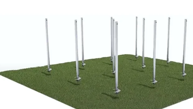 Pieux vissés HELIX positionnes dans le sol sur un chantier