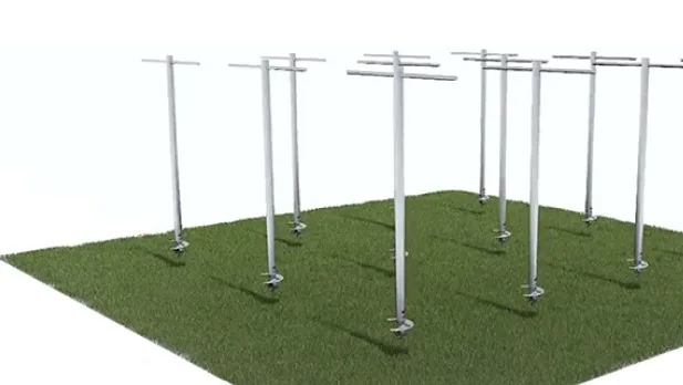 Pieux vissés HELIX avec platines en cours de mise a niveau