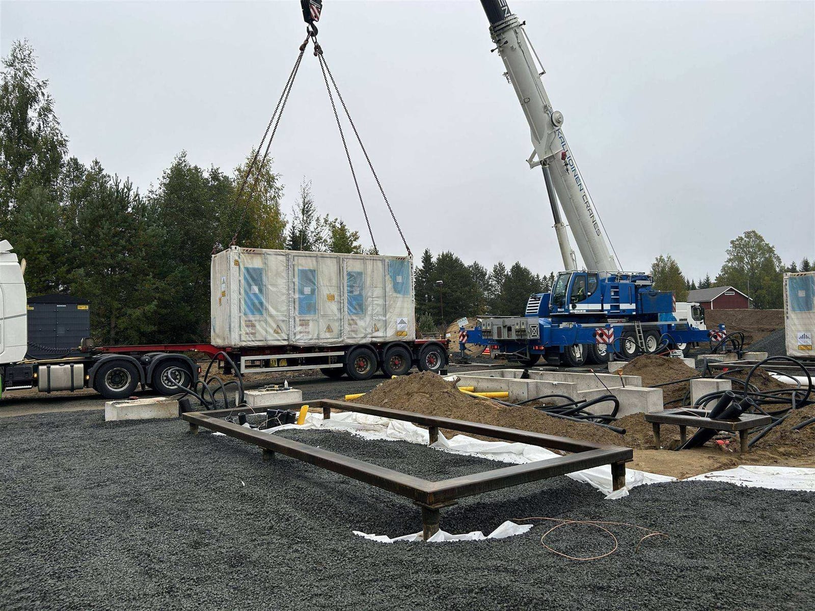 Fondations sur pieux vissés pour stockage d'énergie BESS